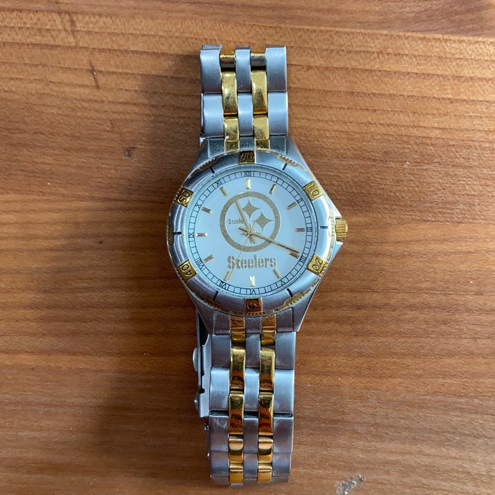 Steelers watch. Never worn. Needs a new battery